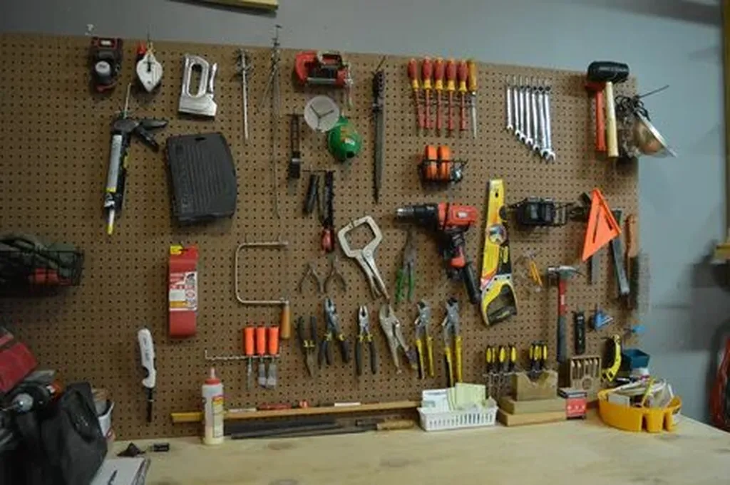 Heading 2: Discover the Top Benefits of Utilizing Garage Shelving Systems in Sarasota County