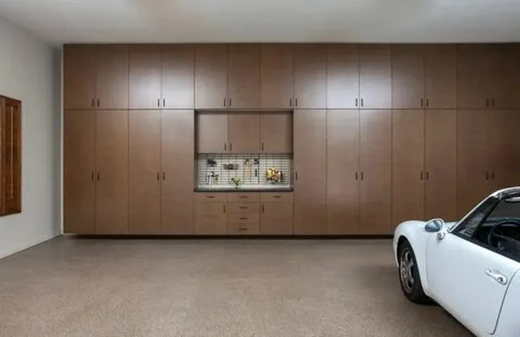 Transform your Garage into an Enviable Living Space in Pineland, FL