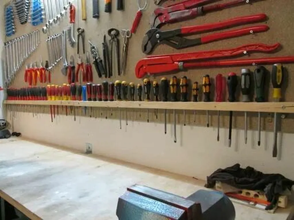 Maximize Your Garage Space Efficiency with North Redington Beach FL Garage Cabinets