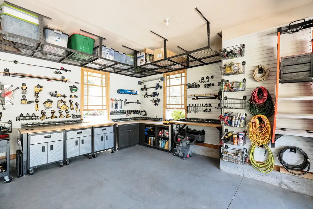 Maximize Your Garage Space with Expert Storage Solutions in Punta Gorda FL!