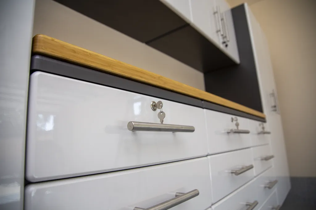Transform Your Garage into a Stylish Home Office
