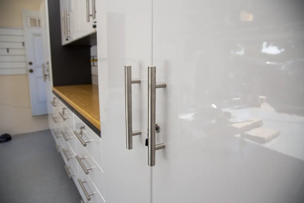 Create a Versatile Workspace with Customized⁢ Built-Ins