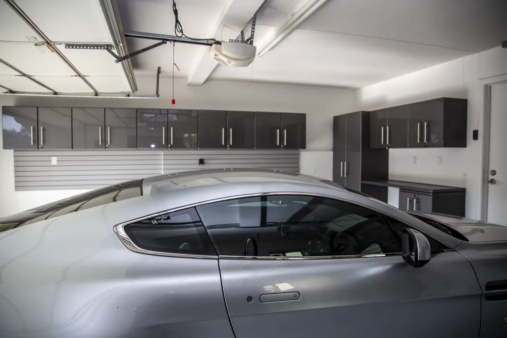 Maximize Space and Organization in Your Garage with Custom Cabinets