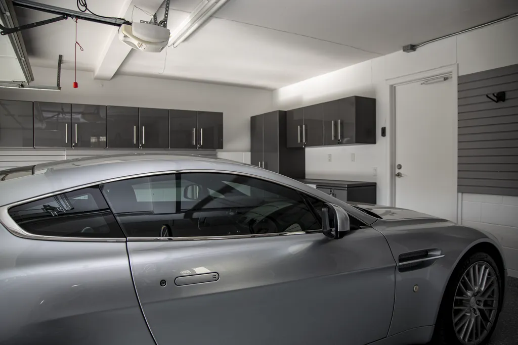 Transform Your Garage into⁢ a Functional and Organized⁢ Space