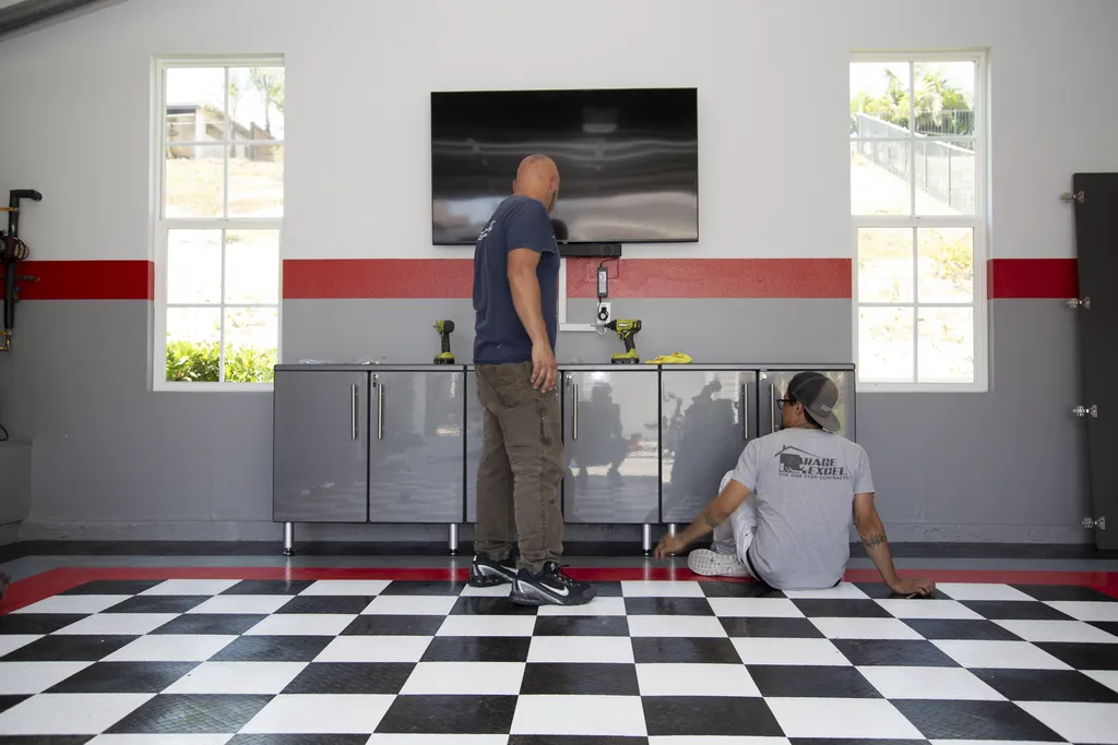 Elevate Your Garage⁣ Aesthetics: Design Ideas to Enhance ⁤Curb Appeal ​and Value