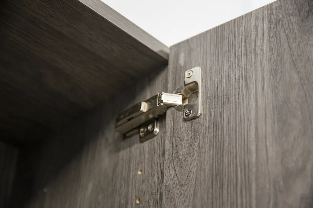 Explore robust security systems, hurricane-resistant materials, and ⁣smart technologies to⁤ safeguard your garage and belongings ⁢effectively