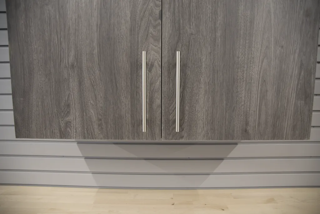 Enhance⁣ curb appeal⁤ with a stylish garage ​door configuration