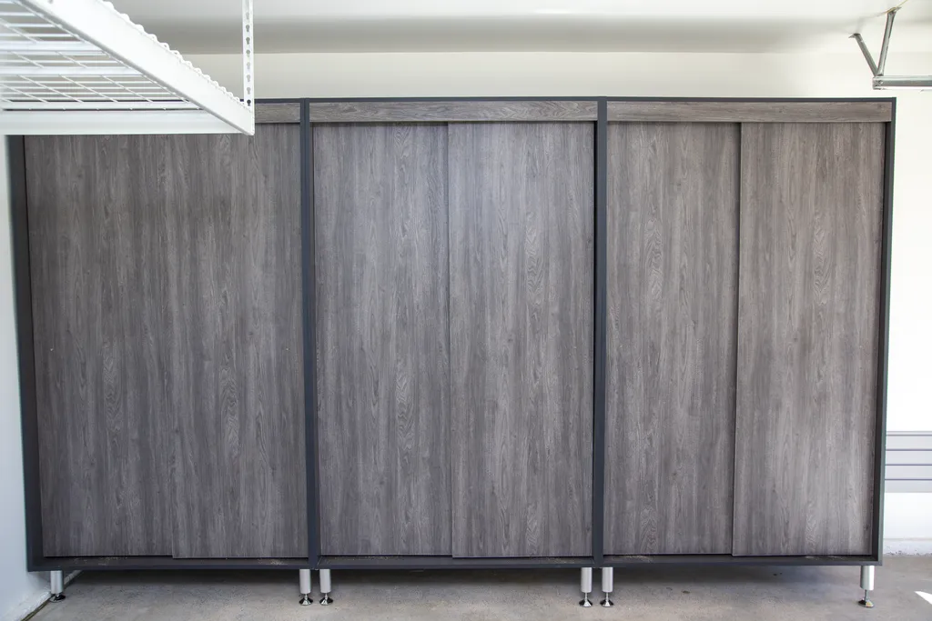 Learn ⁣how to ​transform your⁢ garage into an⁢ inviting, spacious ‍entertainment area complete with a home theater, game zone, and stylish seating options