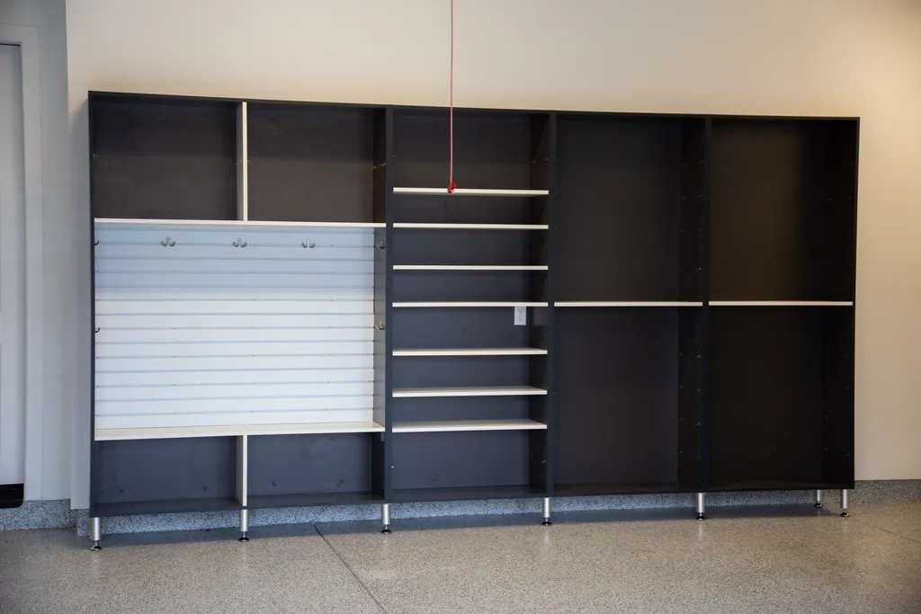 - Essential Upgrades for ⁢Functionality and Storage Solutions: Transforming Your Garage ⁢into a Multi-Purpose Space