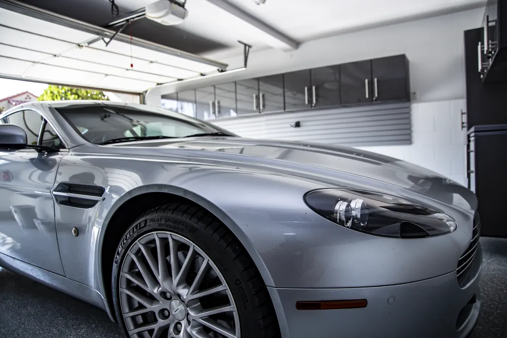 Revamp Your⁢ Garage with Durable Epoxy⁤ Flooring Solutions