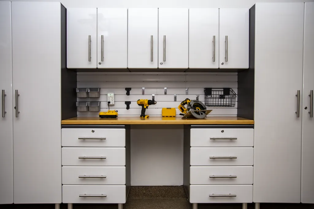 Transform Your Garage into a Functional and Stylish Living Area