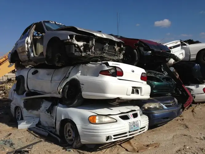 Factors to Consider When Selling Your Junk Car in Naples, FL