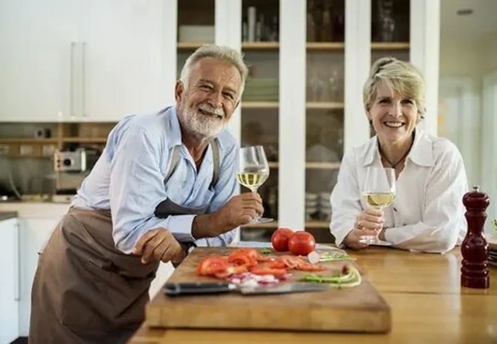 Enhancing Senior Mobility: The Importance of Walking Aids for Seniors